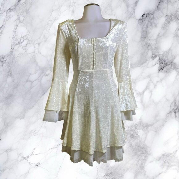 UNIF Dresses & Skirts - UNIF Poison Ivy Velvet Dress